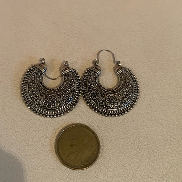 Silver tone boho style earrings - Picture 3 of 3